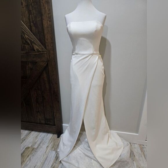 La Femme 27035 Strapless Cross Back Jersey Dress With Slit NWOT size 4 White - Picture 3 of 5